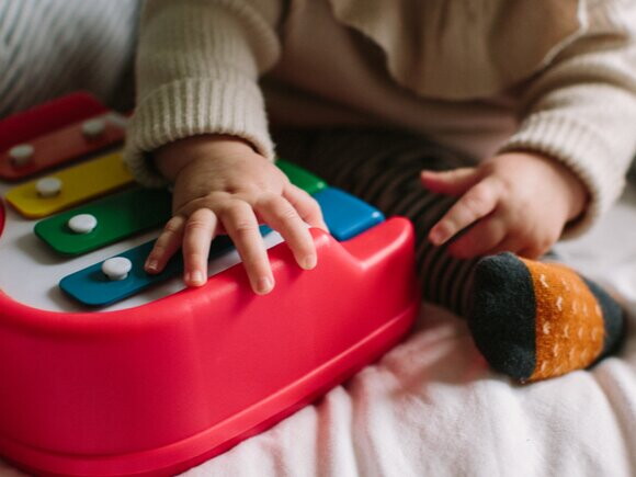 Музикална играчка за бебе