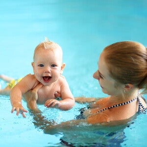 плуване за бебе